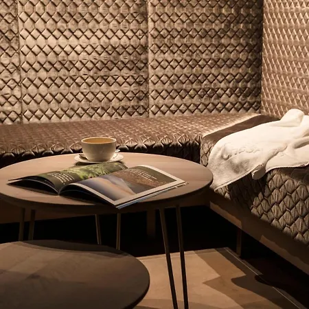 Chesa Monte 4sterne Superior 호텔