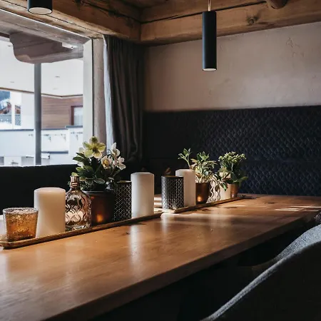 Chesa Monte 4sterne Superior Otel Fiss