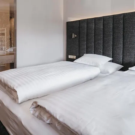 Chesa Monte 4sterne Superior Hotel Fiss